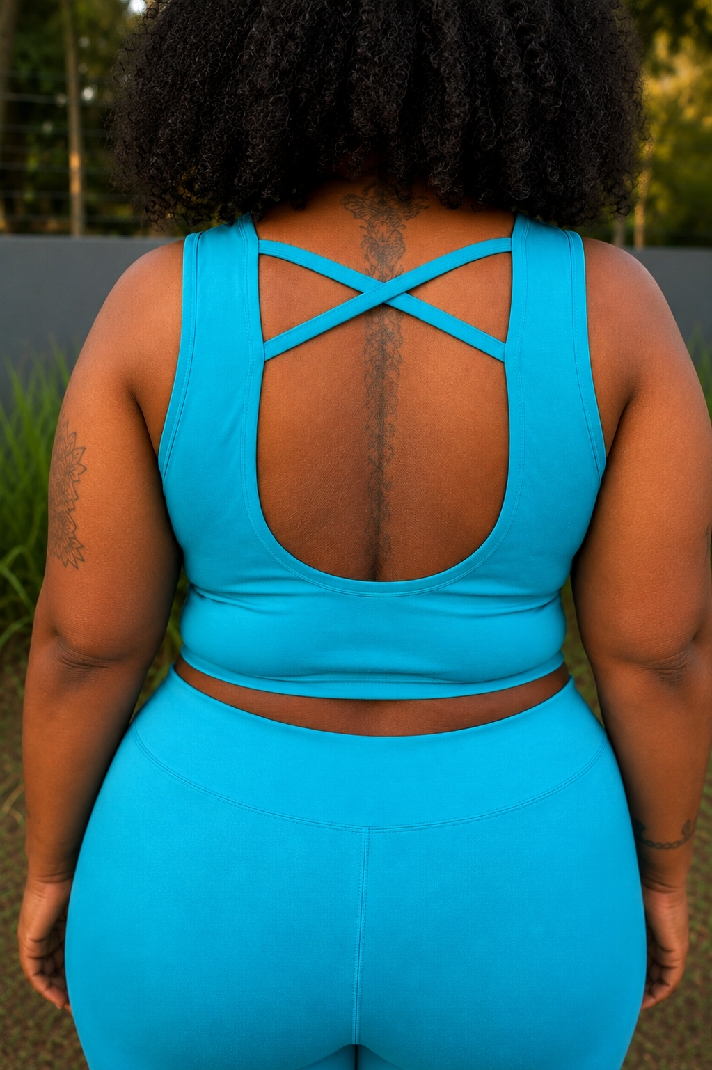Active CurveFit Turquoise Crop Vest